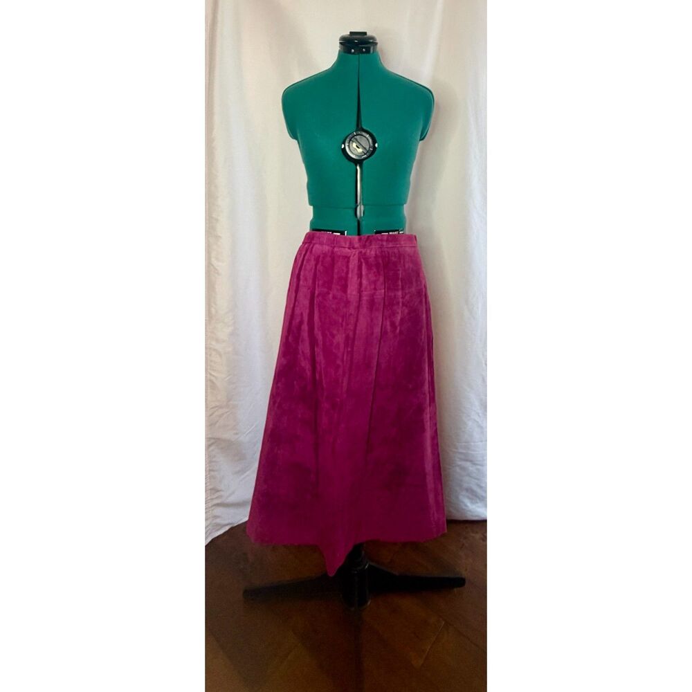 Vintage NWT Terry Lewis Raspberry Suede Skirt. Size 16